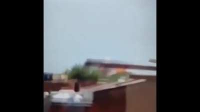 Esclusiva! Rilasciate le prime intercettazioni tra la torre di controllo e i piloti del volo Air India precipitato oggi