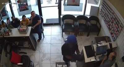 Atlanta man attempted to rob a nail salon at gun point but he gave up after employees and customers barely even acknowledged him