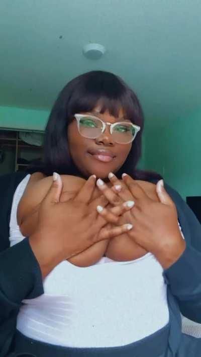 F22 • Interact if you love ‘chocolate milk’💕💕