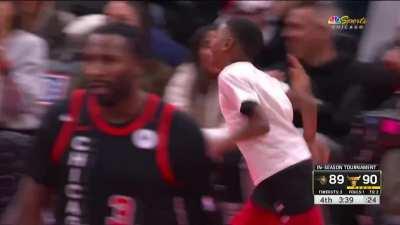 [Highlight] Coby White gets an and-1 poster on Paolo