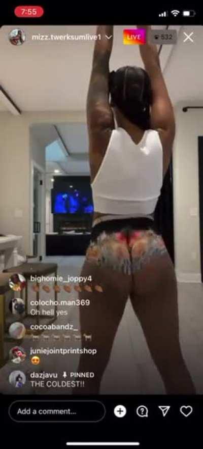 More IG live - Mizz Twerksum