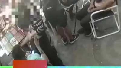 [NSFW] Supuesta victima de violacion en Palermo iniciando manoseo en la via publica