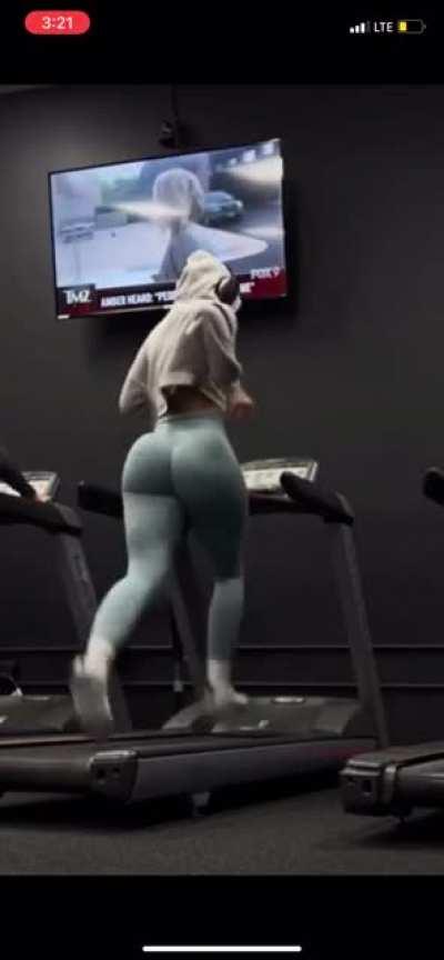 Can watch all day 🥜💦