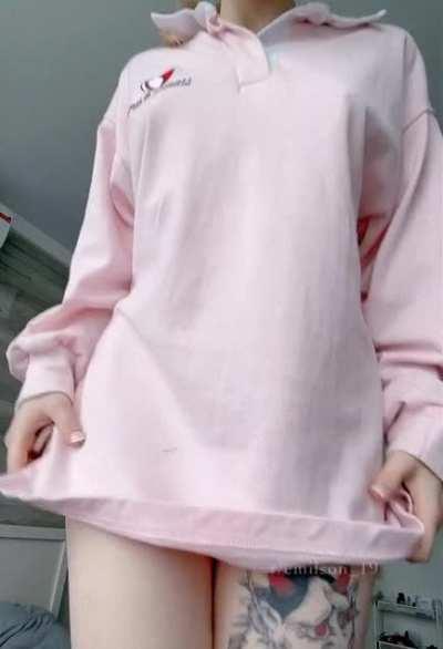 Pale busty and kinky friendly :)