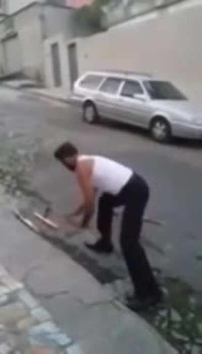 IGNORADO POR ANJOS FOI DESABAFAR COM HOMENS DEMÔNIO