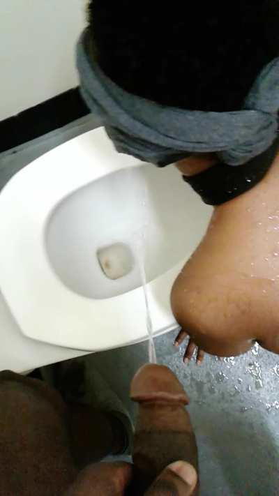 Ebony toilet piss