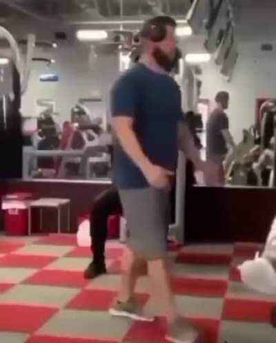 HMC while I lift the leg machine