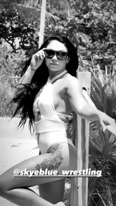 Skye Blue upcoming photo shoot (from Instagram) 