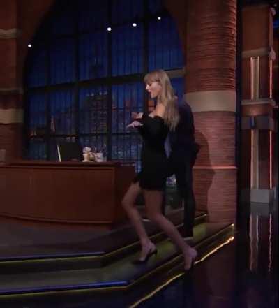 What is your favorite part of Taylor to worship?? for me it's her legs