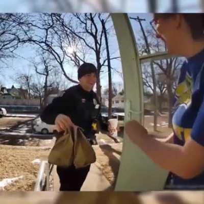 Delivery guy was arrested, so the police delivered the order in his place