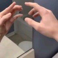 Mirror leaves no fingerprints