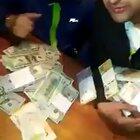 Los negros cabeza que robaron un blindado en Lomas del Mirador compraron una Hilux 0km AL CONTADO y se filmaron contando la plata