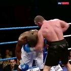 Danny Williams dislocates shoulder, fights with one hand and wins by KO!!