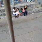 Miembros armados irregulares transitando la zona a plena luz del día y con Niños presentes.