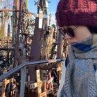 Mainland Chinese filmed herself throwing away the cross which read, 