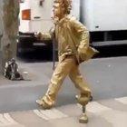 This talented street performer