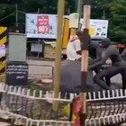 ఎక్కడో తెలీదు కాని ఇంకో లోకం లో వున్నాడు వీడు