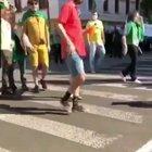 Ravoltante. Covardes. Me sobe uma raiva desse presidente e seus seguidores.