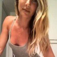 LETS MAKE HER PROUD 2K UPVOTE